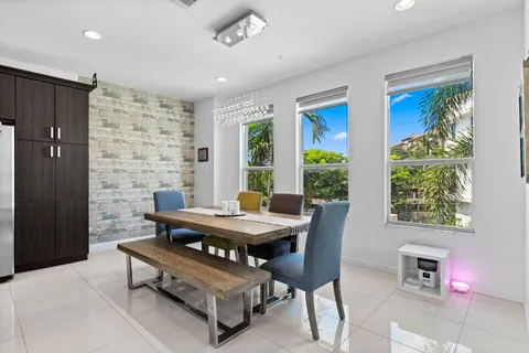 $948,500 | 2900 Northeast 12th Terrace, Unit 25, Oakland Park, FL 33334