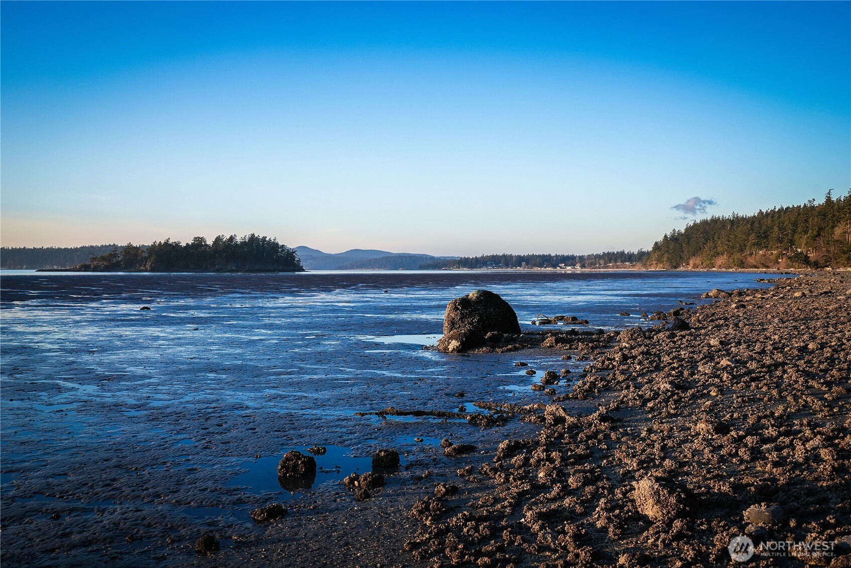 18184 Capet Zalsiluce Road La Conner, WA 98257 - Photo 4 of 25