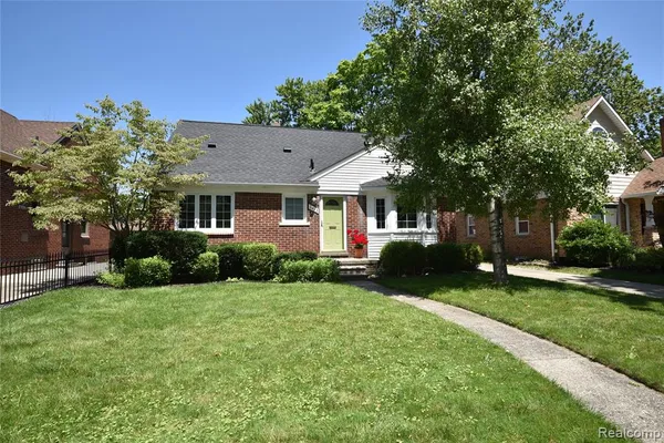$3,200 | 2453 Windemere Road, Birmingham, MI 48009