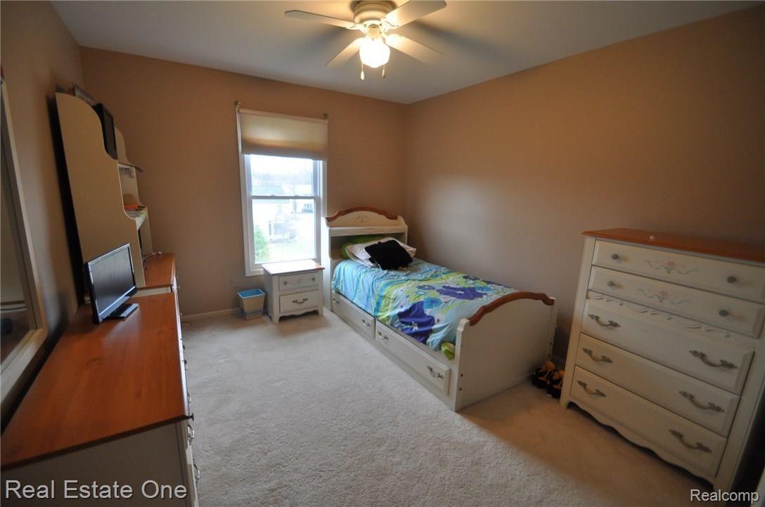 1696 Grandview Drive Rochester, MI 48306 - Photo 20 of 32 68.JPG