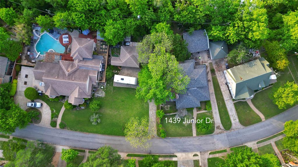 1439 Jr Drive Dallas, TX 75208 - Photo 36 of 39 an aerial view of house with yard