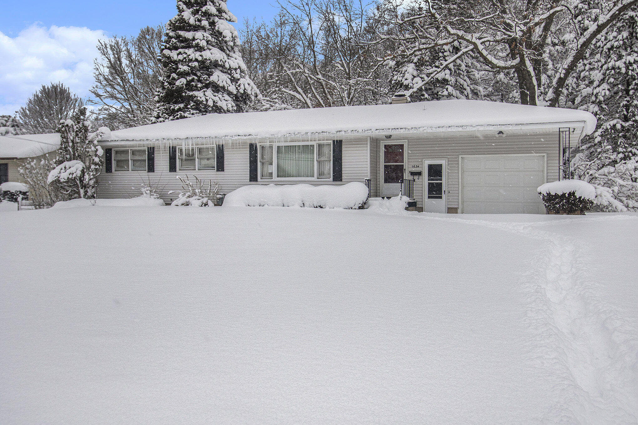 1634 West Giles Road Muskegon, MI 49445 - Photo 6 of 23 006_s22a4309