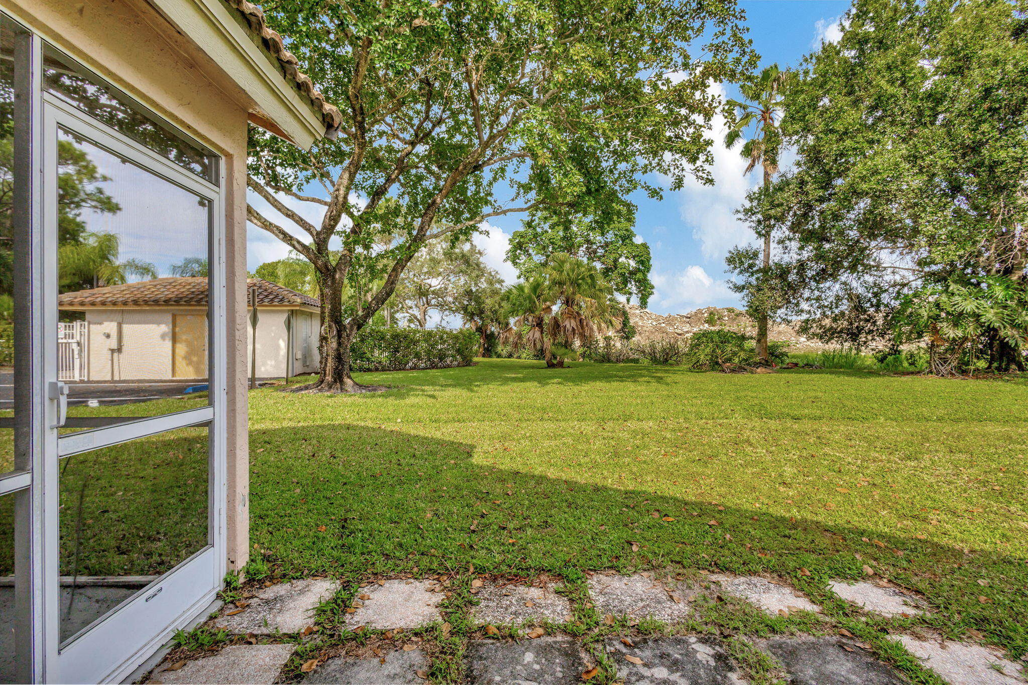 1784 Barnstable Road Wellington, FL 33414 - Photo 3 of 33 7-web-or-mls-2 (56)