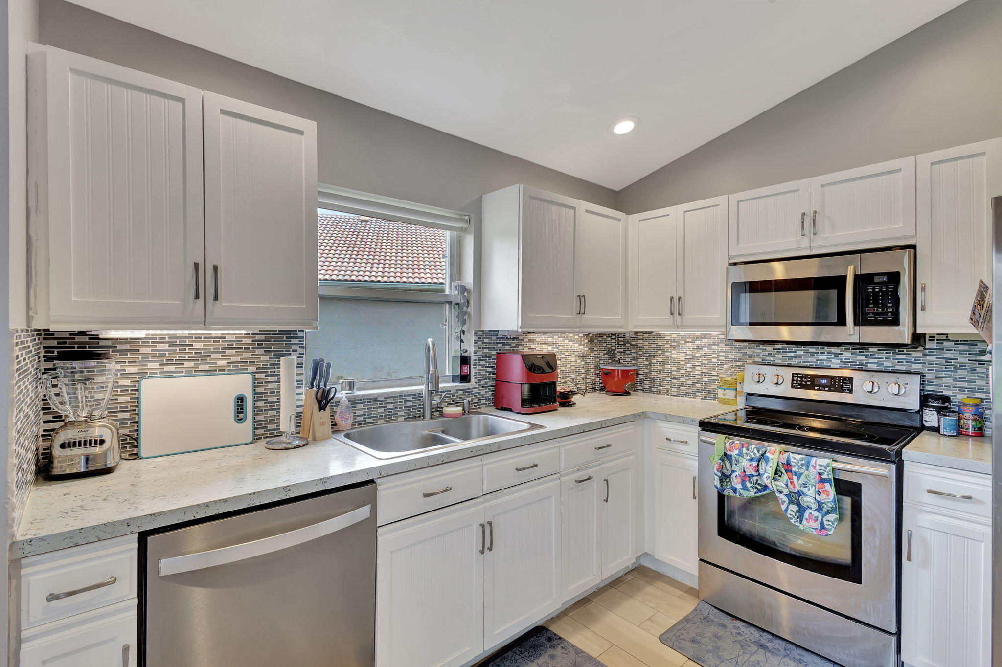 1784 Barnstable Road Wellington, FL 33414 - Photo 9 of 33 27-web-or-mls-2 (156)