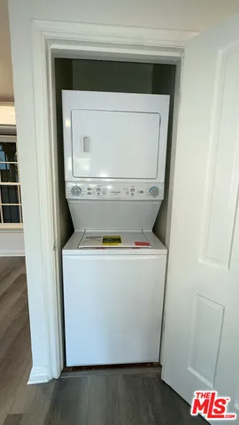 $2,400 | 4950 Beverly Boulevard, Unit 4950 1/2, Los Angeles, CA 90004