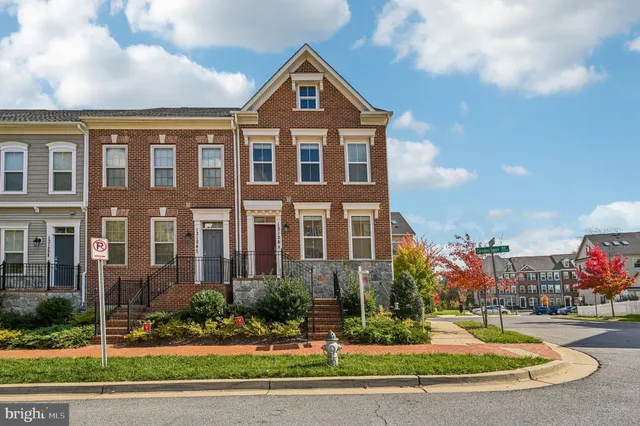 $685,000 | 13126 Clarksburg Square Road, Clarksburg, MD 20871