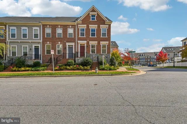$685,000 | 13126 Clarksburg Square Road, Clarksburg, MD 20871