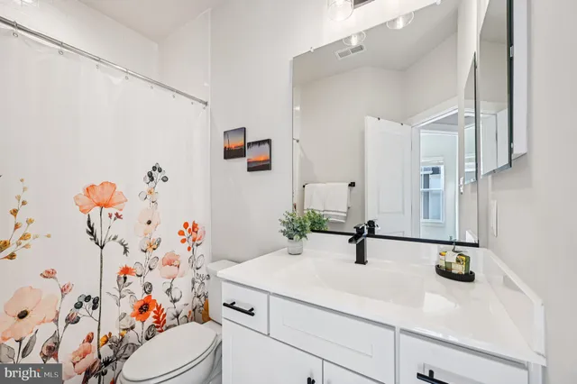 $685,000 | 13126 Clarksburg Square Road, Clarksburg, MD 20871