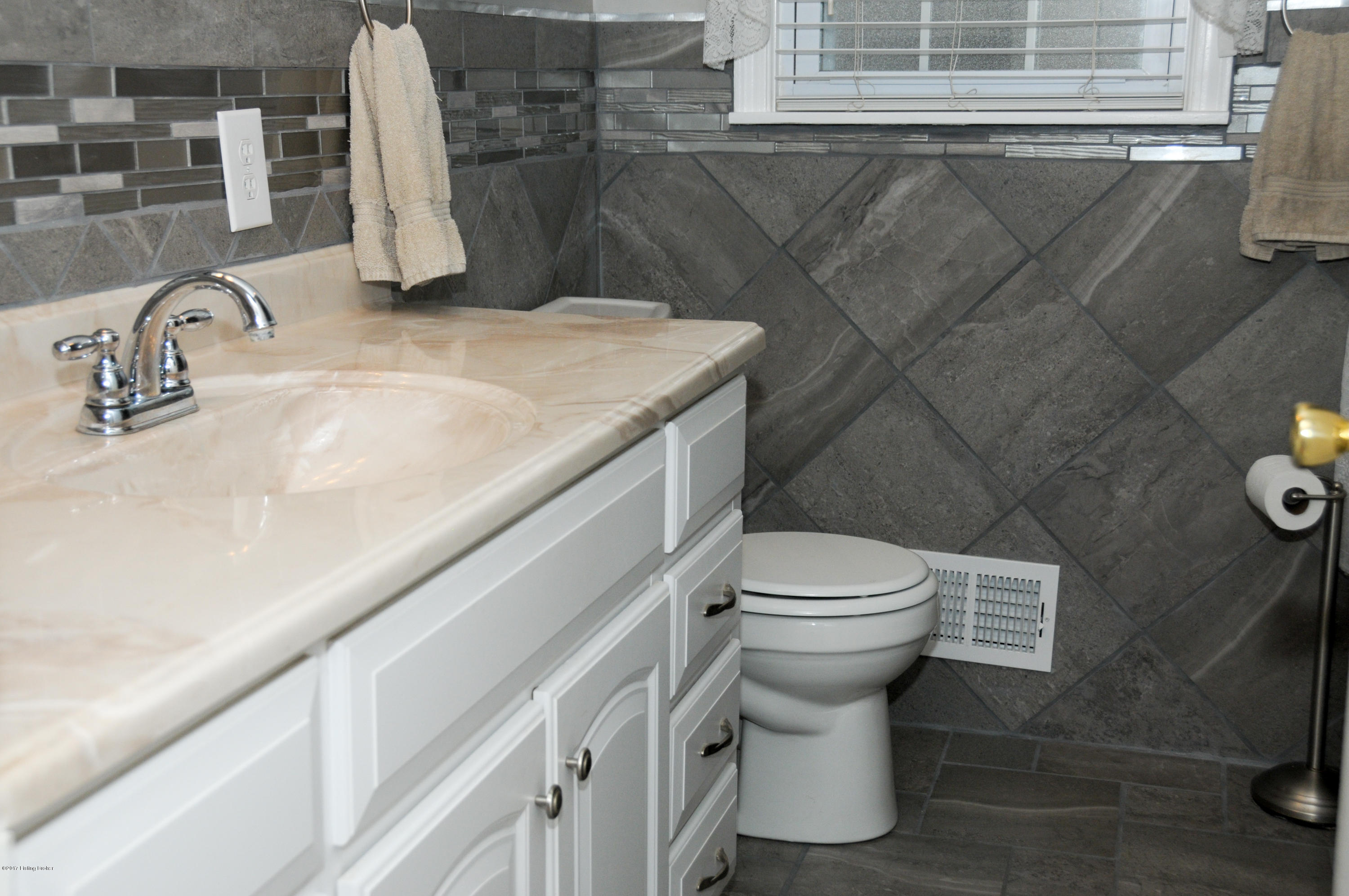 1068 Waterford Road Mount Washington, KY 40047 - Photo 28 of 52 WaterfordRD-24