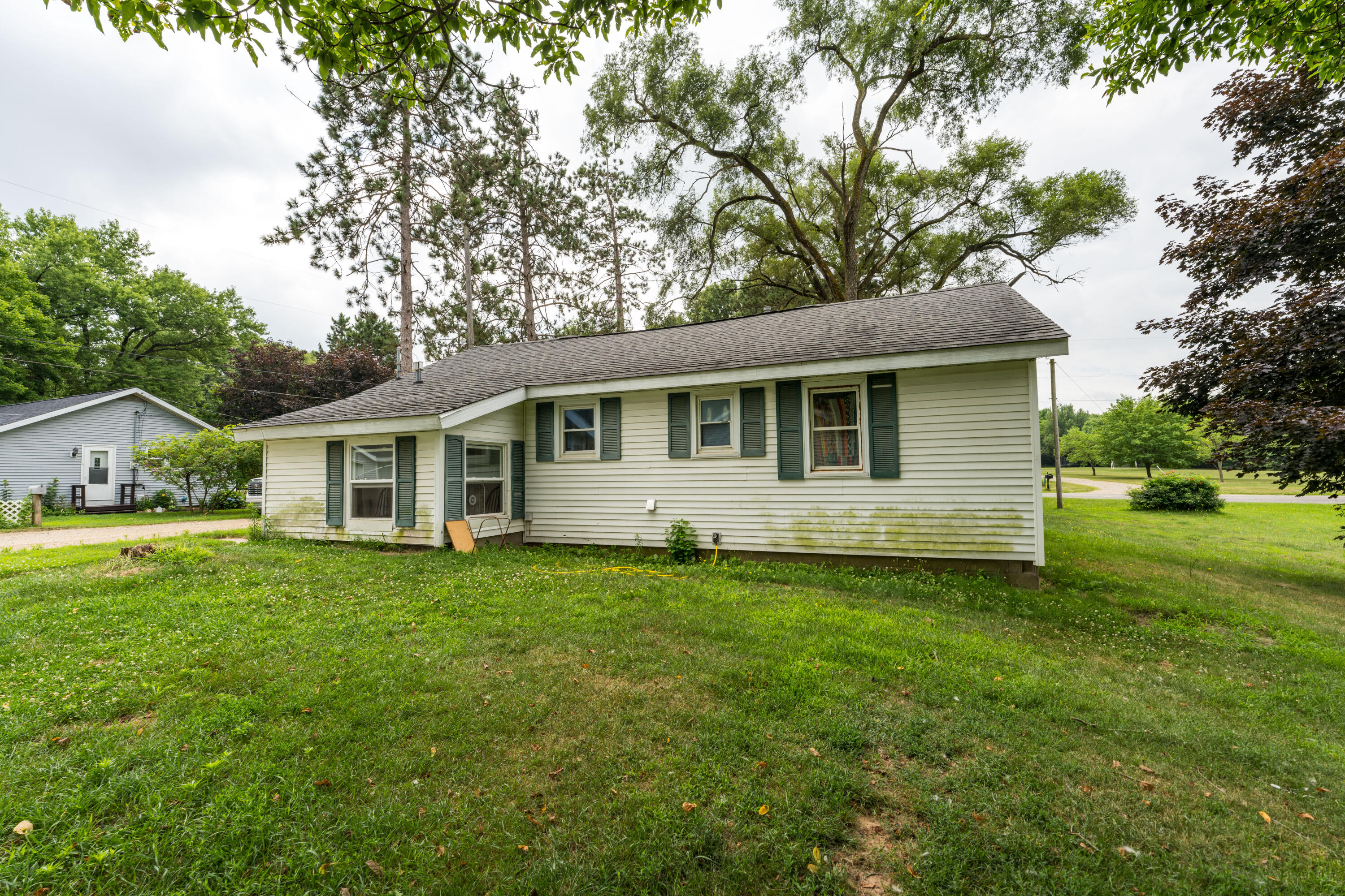 86416 Michigan Avenue Decatur, MI 49045 - Photo 1 of 8 DSC02076-4