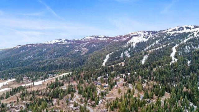 $379,900 | 54 Clearwater Court, Unit 26, Donnelly, ID 83615