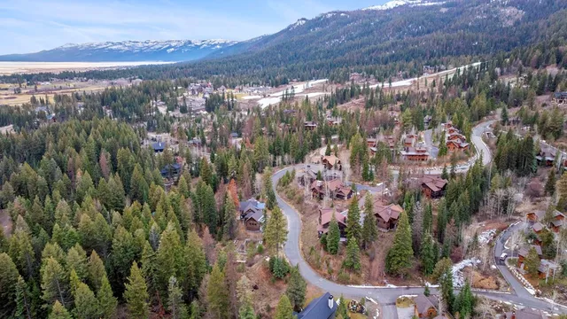 $379,900 | 54 Clearwater Court, Unit 26, Donnelly, ID 83615