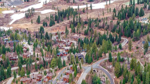 $379,900 | 54 Clearwater Court, Unit 26, Donnelly, ID 83615