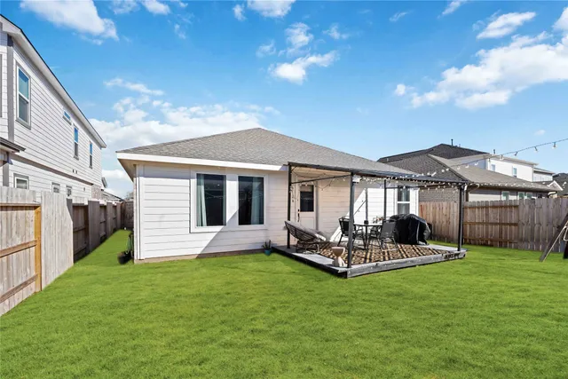 $2,400 | 3331 Aspen Stream Drive, Richmond, TX 77406