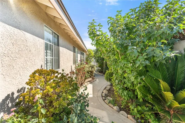 $899,000 | 1405 East 15th Street, Upland, CA 91786