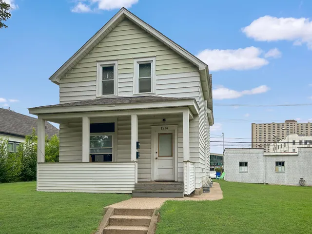 $1,150 | 1214 Sherburne Avenue, St. Paul, MN 55104
