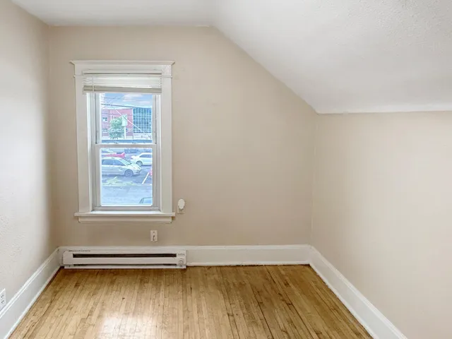 $1,150 | 1214 Sherburne Avenue, St. Paul, MN 55104