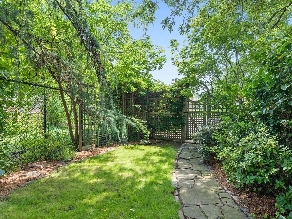 34 Newbern Street Boston, MA 02130 - Photo 21 of 29 Gallery Image 21