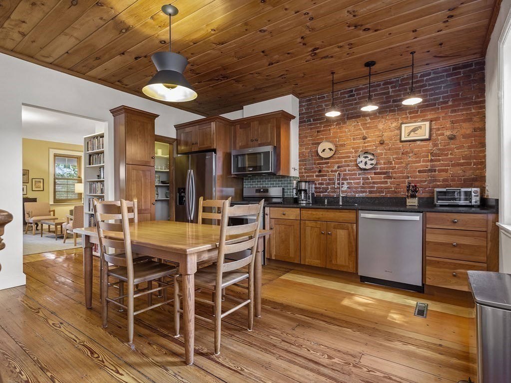 34 Newbern Street Boston, MA 02130 - Photo 8 of 29 Gallery Image 8