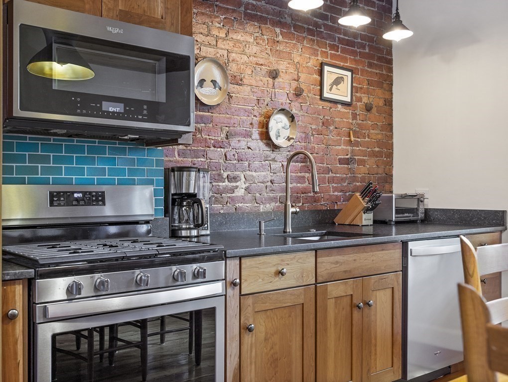 34 Newbern Street Boston, MA 02130 - Photo 9 of 29 Gallery Image 9