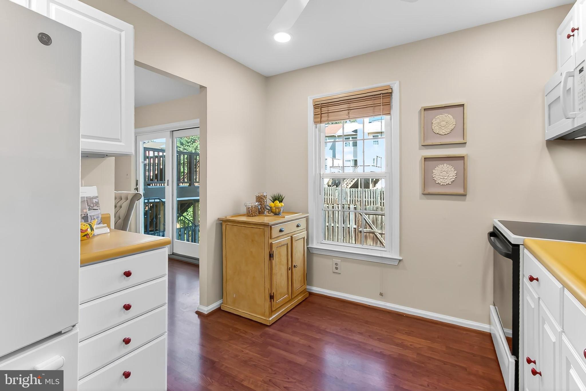 2810 Andiron Lane Vienna, VA 22180 - Photo 15 of 37 a room with window and dresser