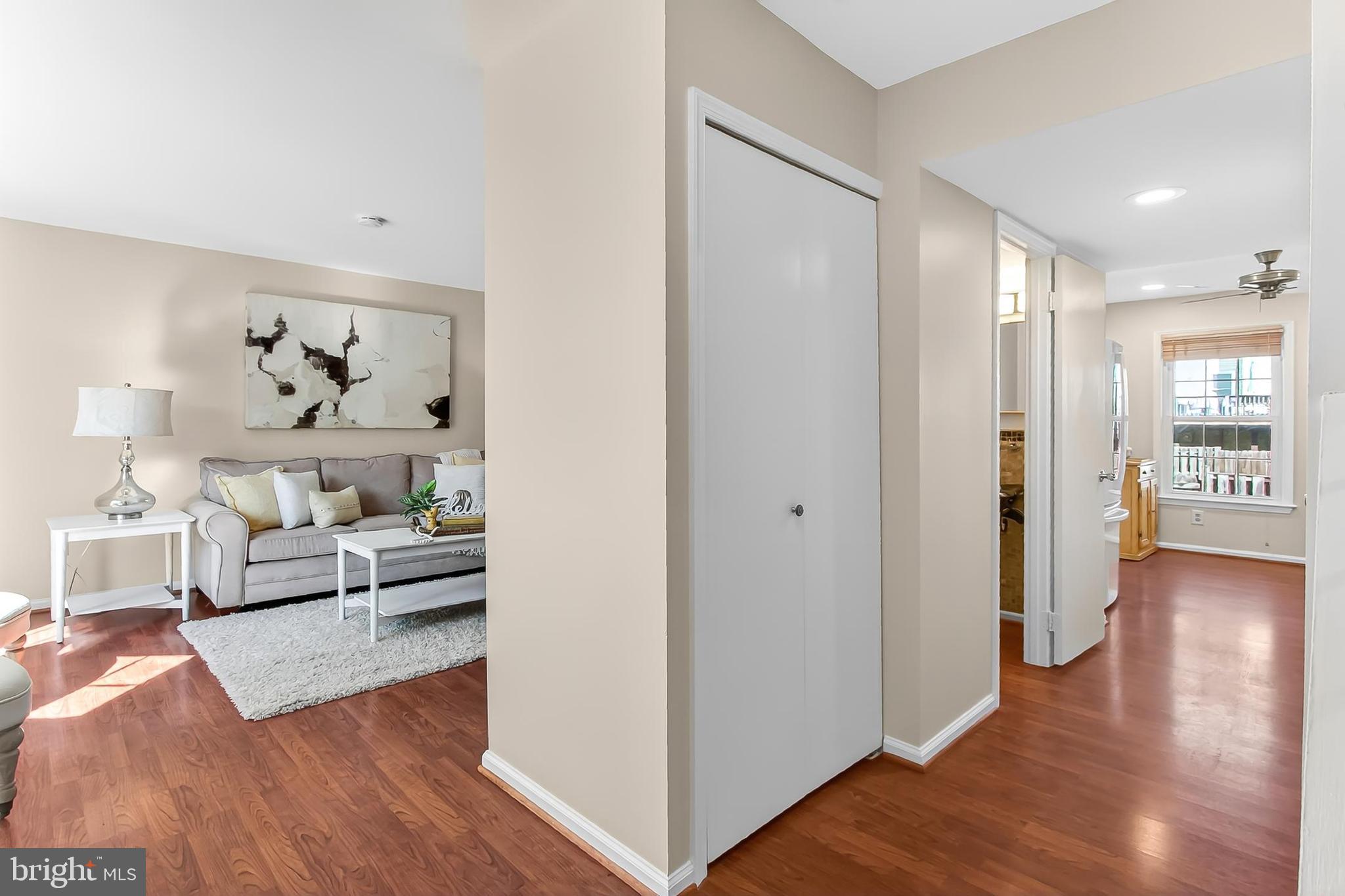2810 Andiron Lane Vienna, VA 22180 - Photo 2 of 37 a view of a living room