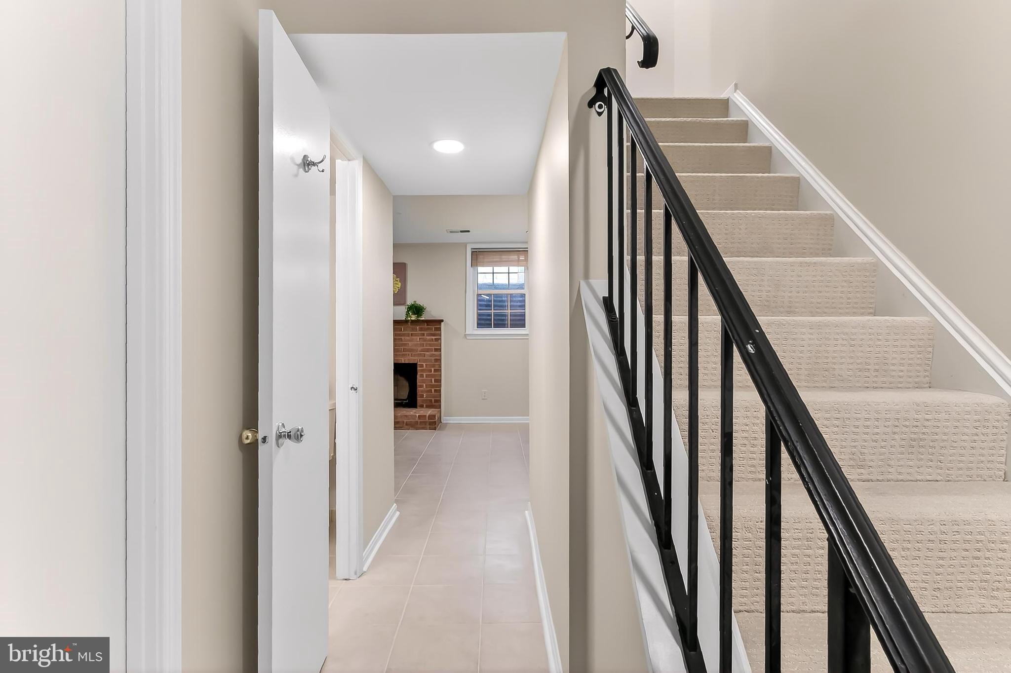 2810 Andiron Lane Vienna, VA 22180 - Photo 24 of 37 a view of a hallway with closet