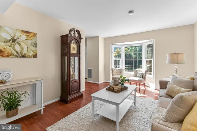 $644,900 | 2810 Andiron Lane, Vienna, VA 22180