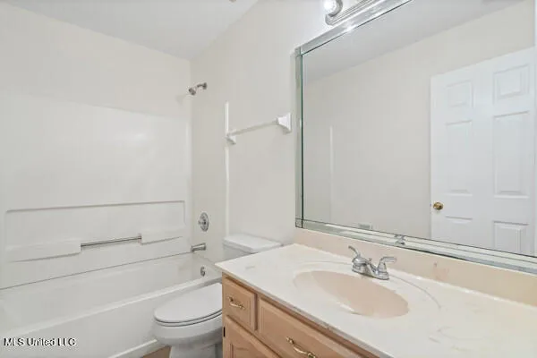 $335,000 | 7643 Broken Hickory Drive, Walls, MS 38680