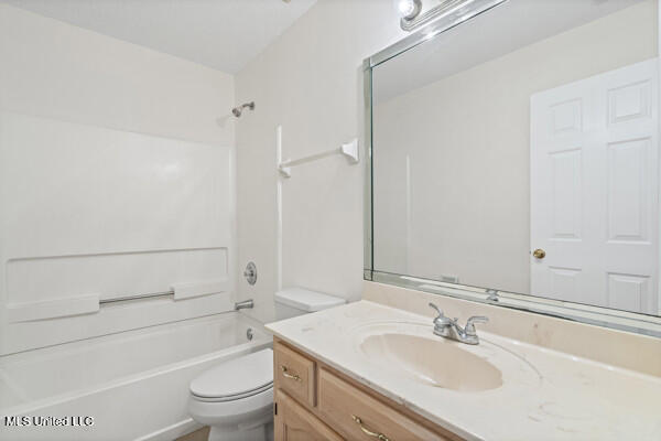 7643 Broken Hickory Drive Walls, MS 38680 - Photo 15 of 35 hall bath