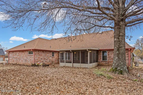 $335,000 | 7643 Broken Hickory Drive, Walls, MS 38680