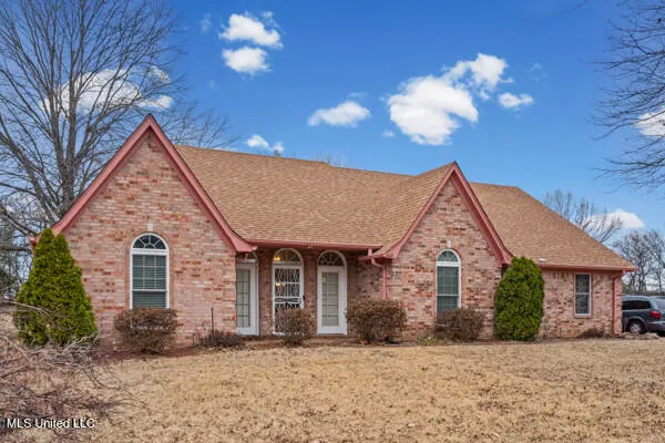 $335,000 | 7643 Broken Hickory Drive, Walls, MS 38680