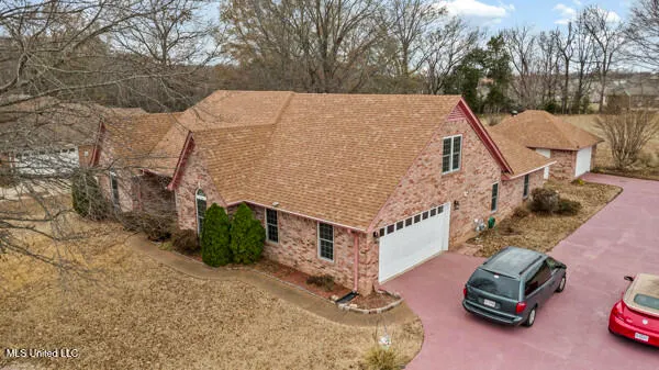 $335,000 | 7643 Broken Hickory Drive, Walls, MS 38680