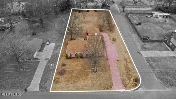 $335,000 | 7643 Broken Hickory Drive, Walls, MS 38680