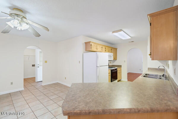 7643 Broken Hickory Drive Walls, MS 38680 - Photo 10 of 35 breakfast bar