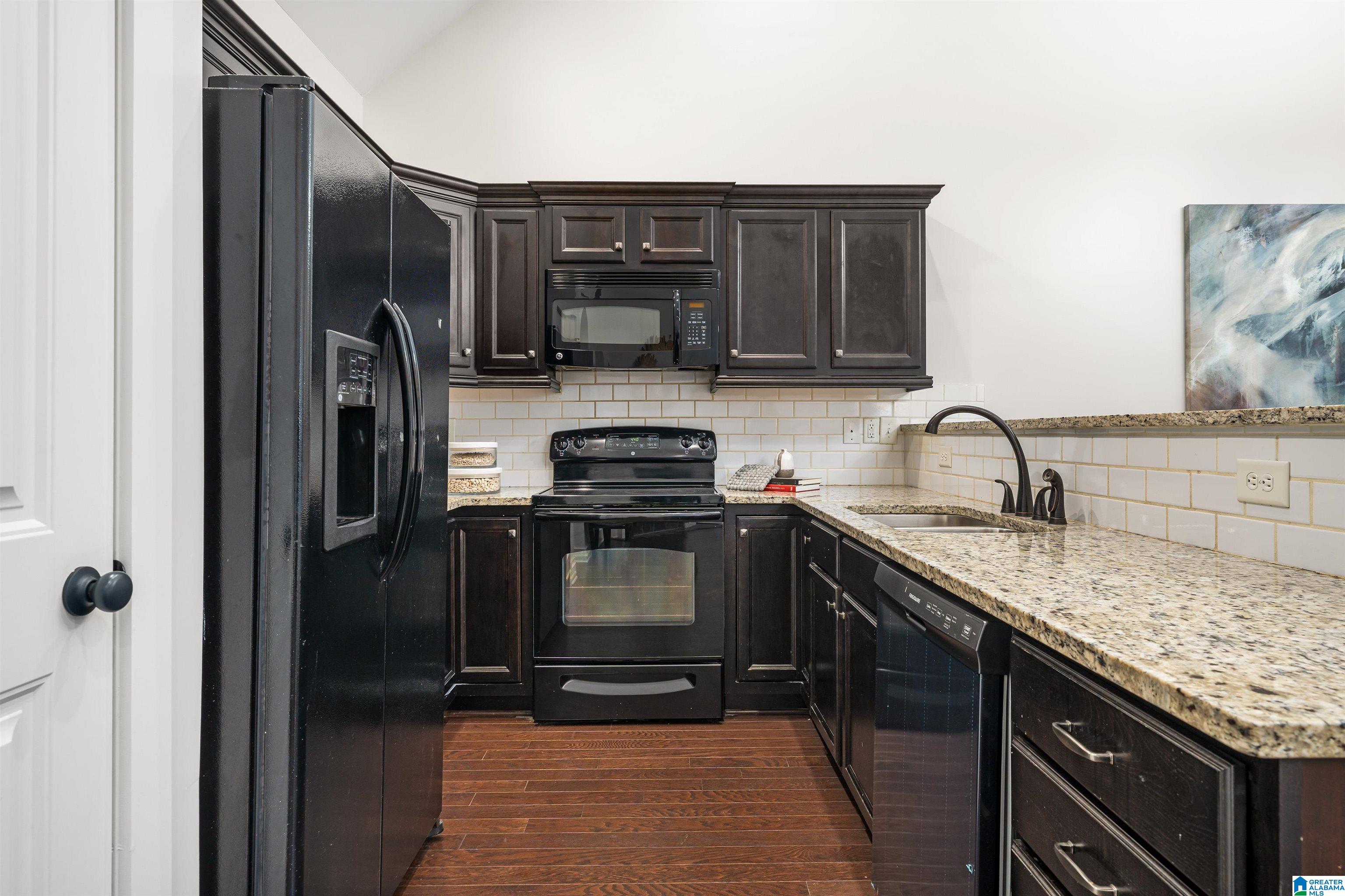 3964 Graham Drive Birmingham, AL 35210 - Photo 3 of 21