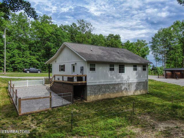 526 Ridge Crest Road Jamestown, TN 38556 - Photo 2 of 13 ridge cresat back sisde