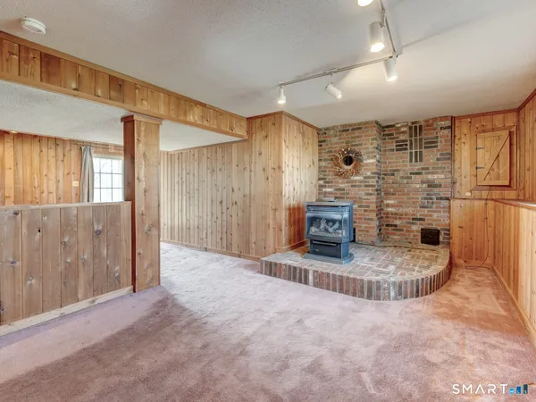 $469,900 | 94 Huckleberry Lane, Southington, CT 06489
