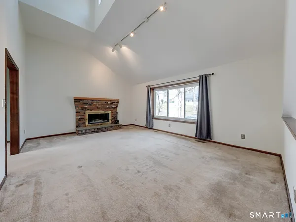 $469,900 | 94 Huckleberry Lane, Southington, CT 06489