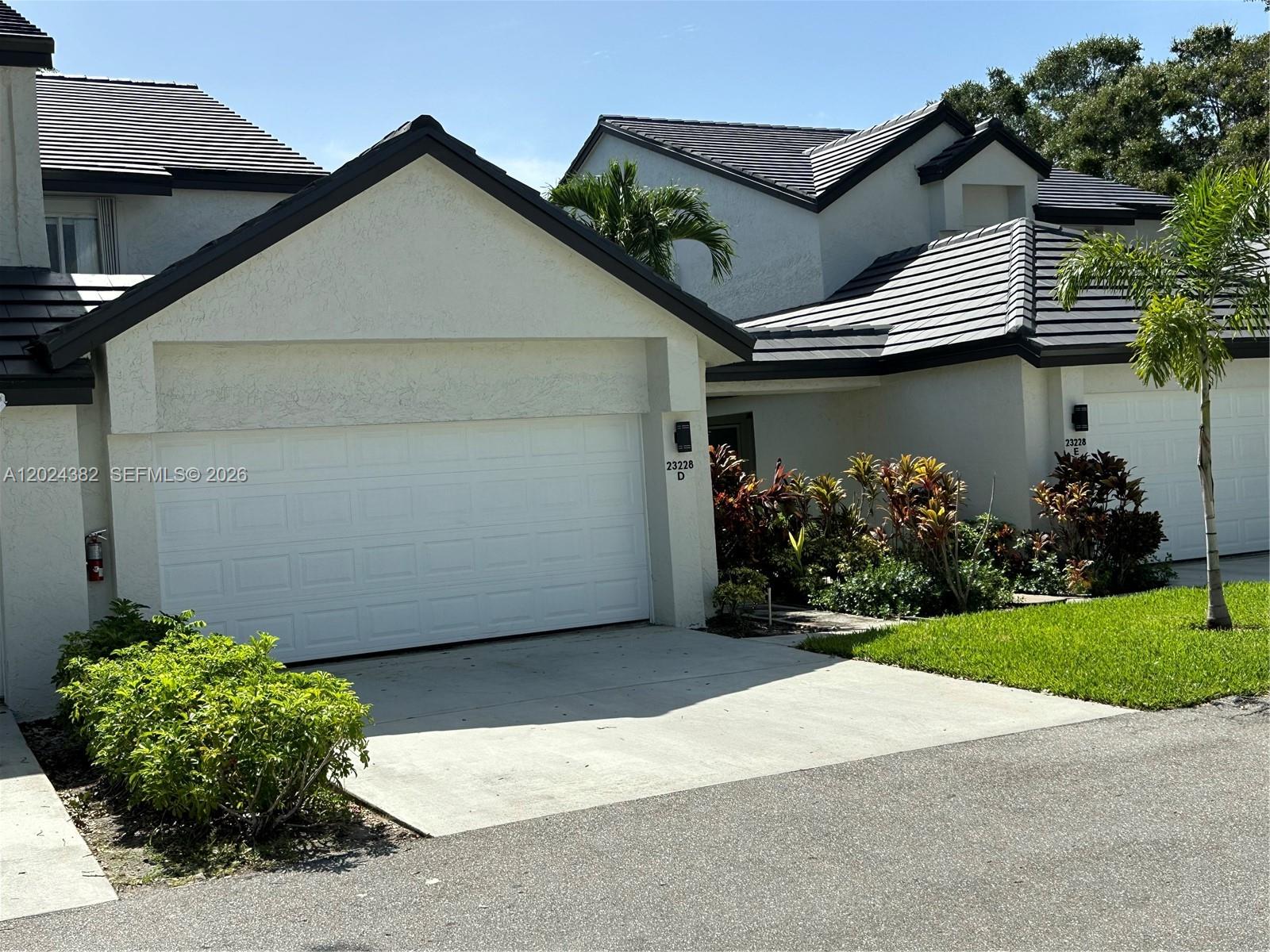 23228 Fountain View Drive, Unit D Boca Raton, FL 33433 - Photo 3 of 26