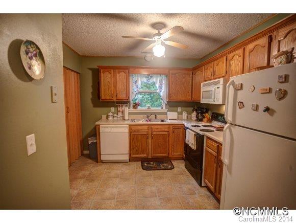 36 A Queen Road Candler, NC 28715 - Photo 5 of 12 Gallery Image 5