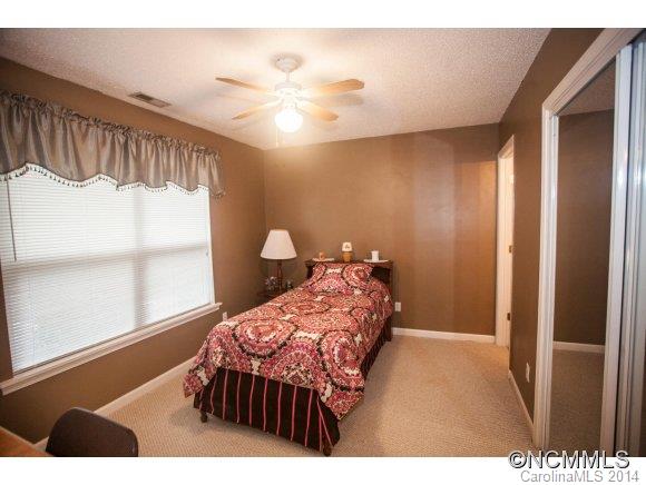 36 A Queen Road Candler, NC 28715 - Photo 7 of 12 Gallery Image 7