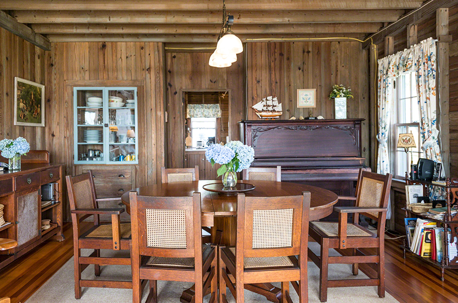 44 Green Hollow Road Edgartown, MA 02539 - Photo 20 of 45 a dining room with furniture and window