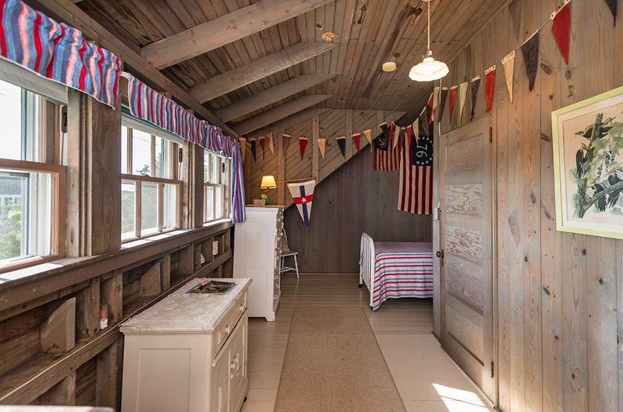44 Green Hollow Road Edgartown, MA 02539 - Photo 31 of 45 a view of an entryway