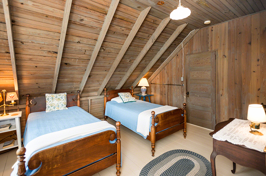 44 Green Hollow Road Edgartown, MA 02539 - Photo 35 of 45 a utility room with dryer and washer