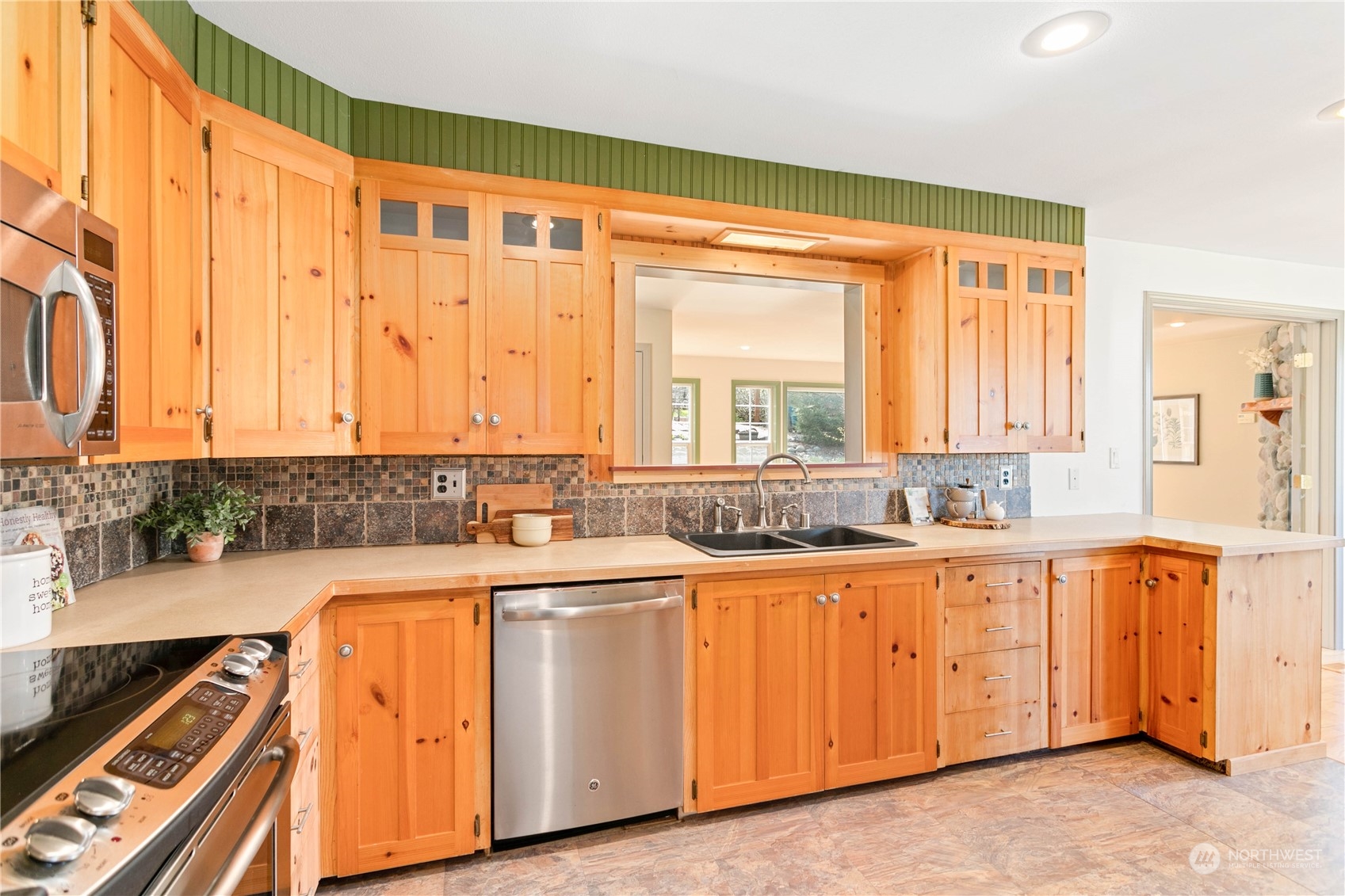 193 East Laurel Road Bellingham, WA 98226 - Photo 13 of 39 Gallery Image 13