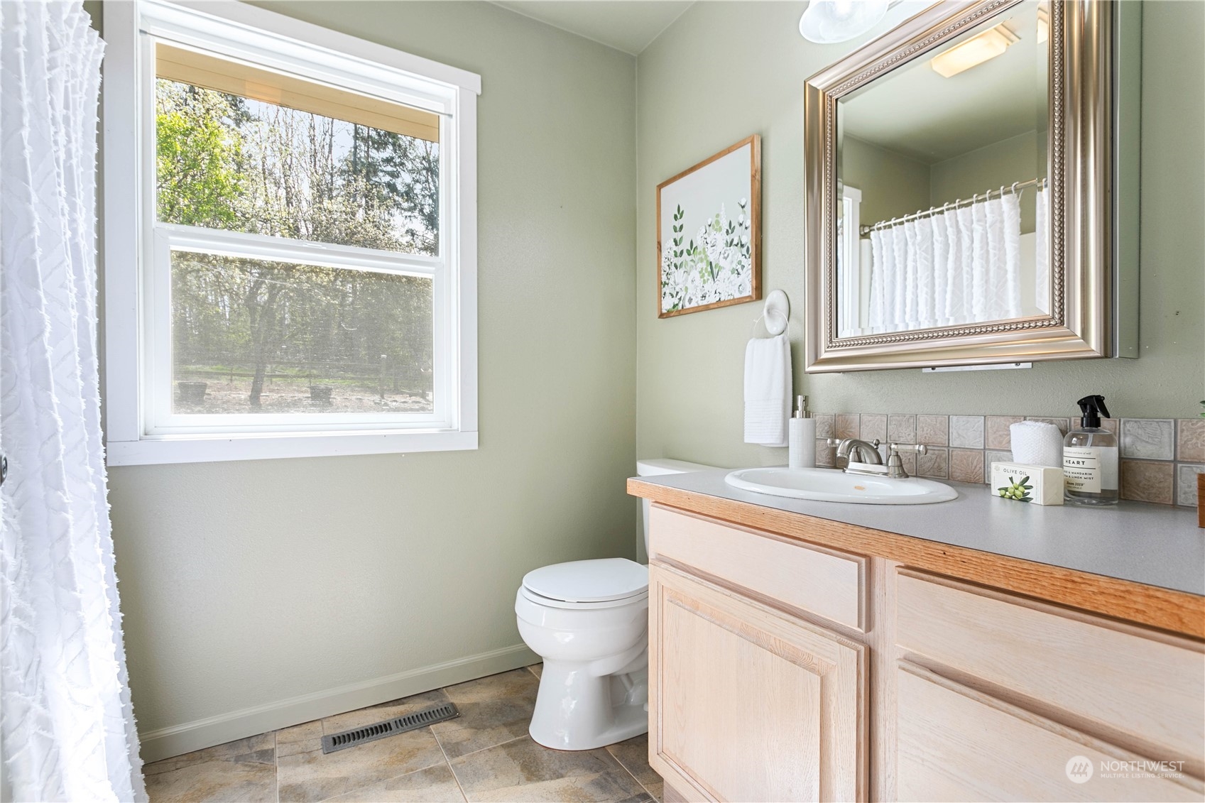 193 East Laurel Road Bellingham, WA 98226 - Photo 18 of 39 Gallery Image 18