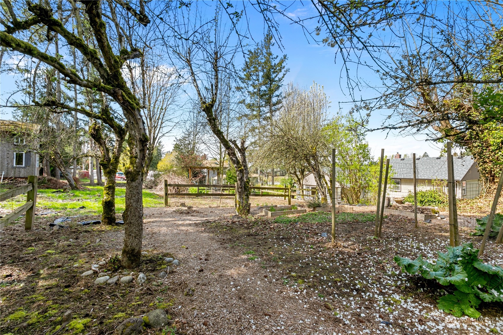 193 East Laurel Road Bellingham, WA 98226 - Photo 36 of 39 Gallery Image 36