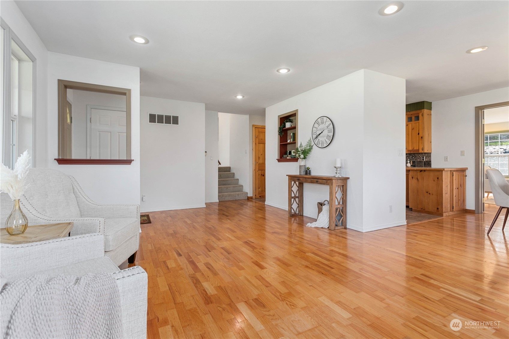 193 East Laurel Road Bellingham, WA 98226 - Photo 4 of 39 Gallery Image 4