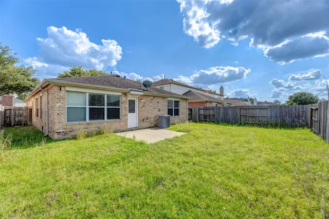 $2,000 | 16522 Grenada Falls Drive, Houston, TX 77095